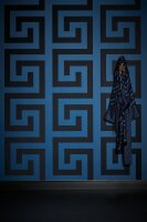 Versace wallpaper Tapete Mäander blau schwarz